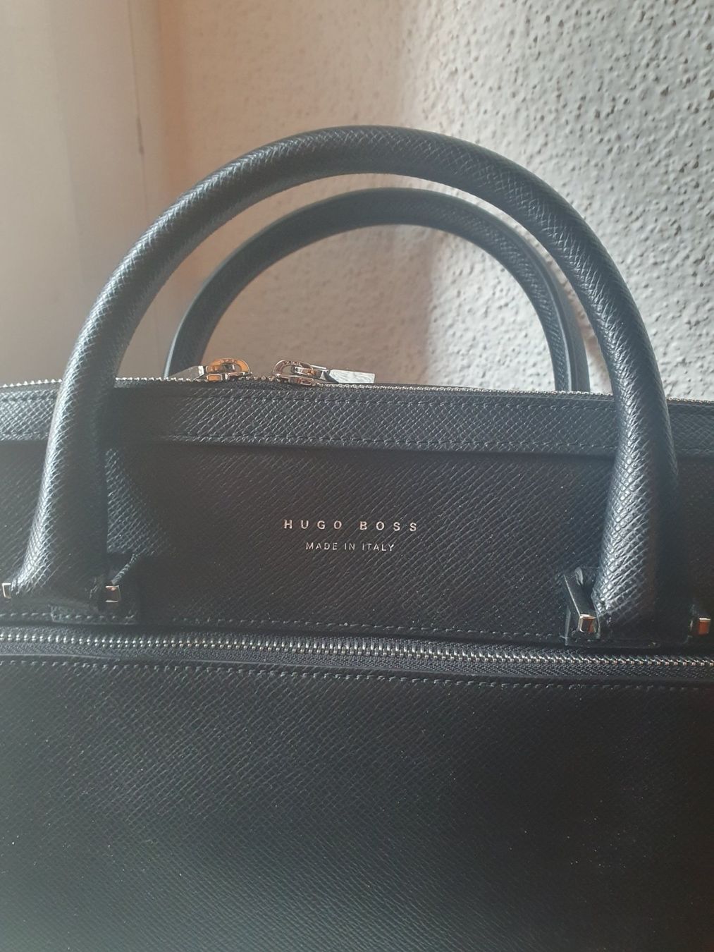 Hugo Boss Borse: Borsa Hugo Boss   in pelle – Nuovo e nell'imballaggio originale da Chiasso venduto da Ann58 1
