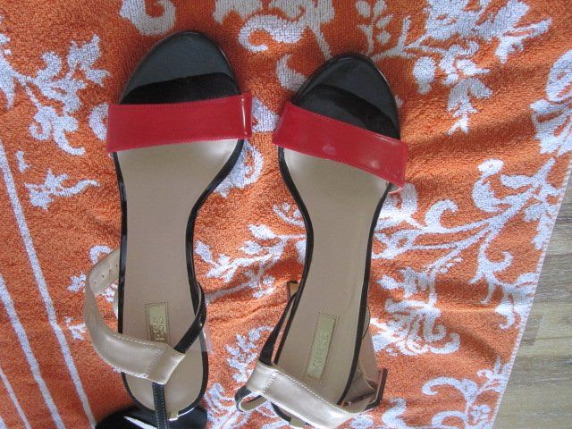 Guess Damenschuhe: Guess Pumps – Gebraucht aus Ehrendingen von spanky11