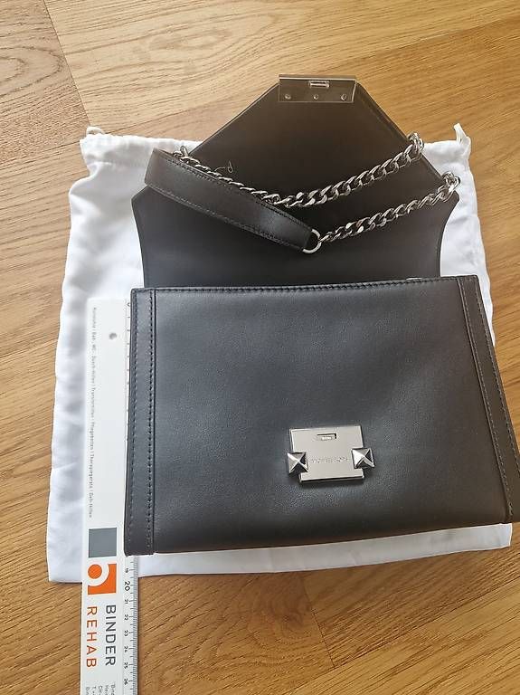 Taschen für Damen: Neue Michael Kors Handtasche,  schwarz silber – Neu und originalverpackt aus Feusisberg von cts_55rn 3