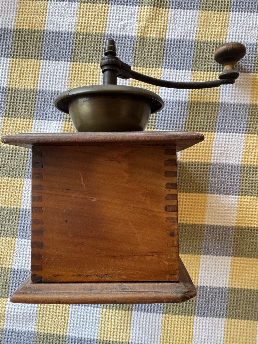 Elettrodomestici da cucina: Antike Holz Kaffeemühle – Usato da siebnen venduto da minte 3