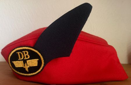 DB- rote Mütze einer Aufsichtsbeamtin, Grösse 56, ca. 1970