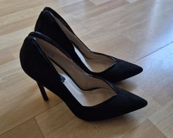 Neu schwarze Pumps Gr. 38