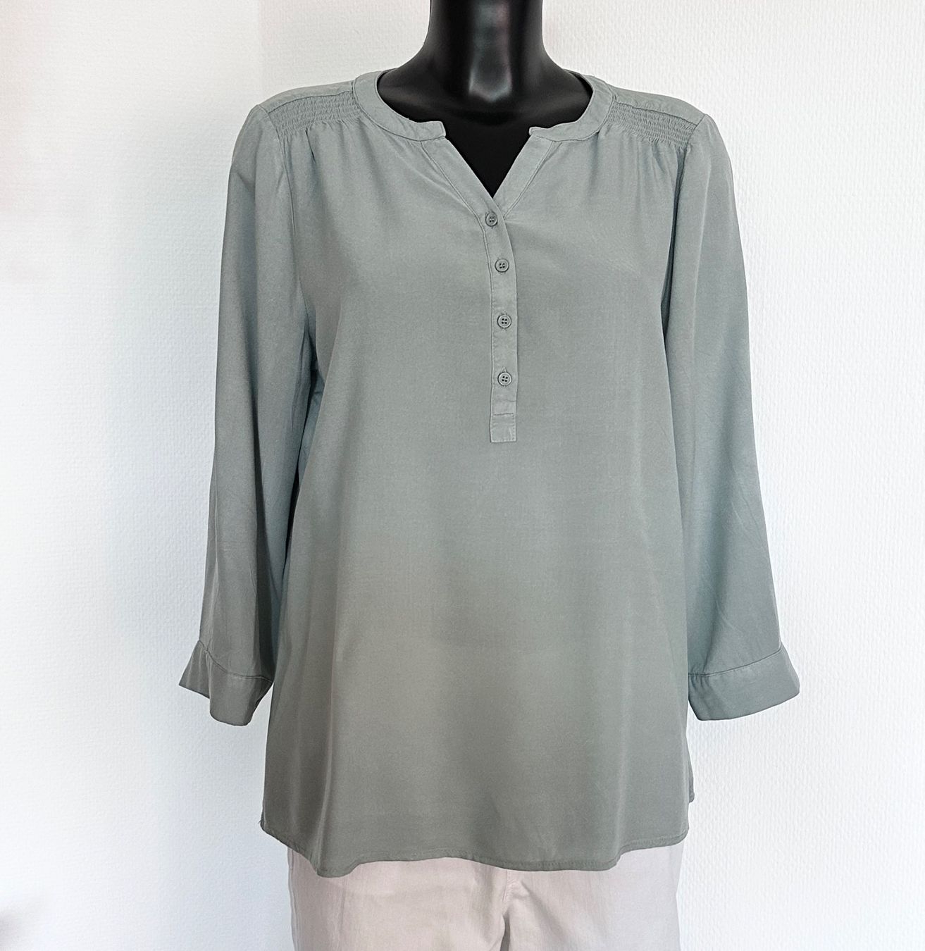 H&M Camicette: NEU 💜 Gr M Bluse fliessend – Nuovo (secondo la descrizione) da Rickenbach b. Wil venduto da sunneschii_ 2