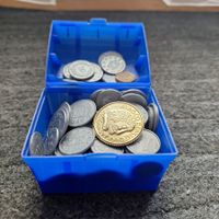 Spielgeld Münzen mit Truhe guter Zustand