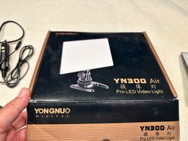 Yongnuo LED Videoleuchte YN300 Air mit Batterie & Ladegerät