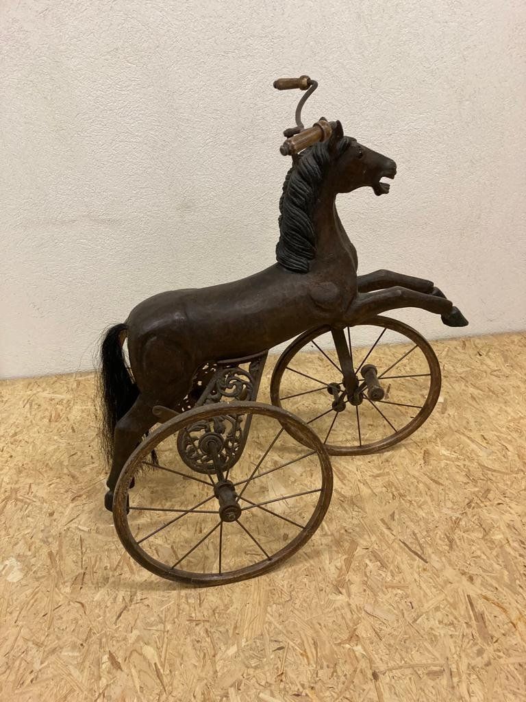 Tutte le decorazioni: Antikes Pferd-Dreirad, um 1920, Dekoration oder Requisit – Usato da Langnau i. E. venduto da Foodmaster 1