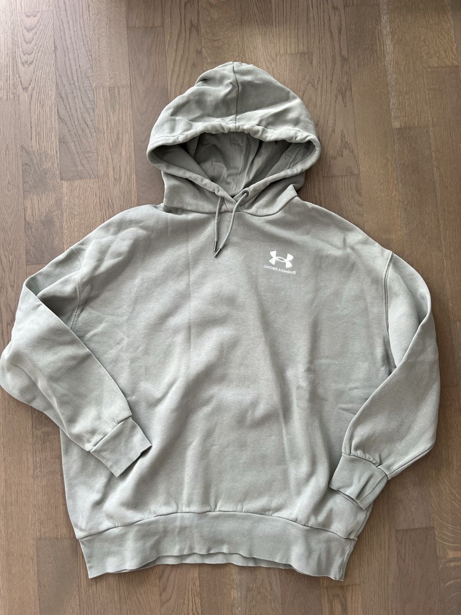 Under Armour Maglioni & Felpe: Under Armour Hoodie – Usato da Kriens venduto da Krienserin_T