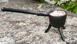 Antiker Schmelztiegel Dreifuss Gusseisen 1/8 emailiert