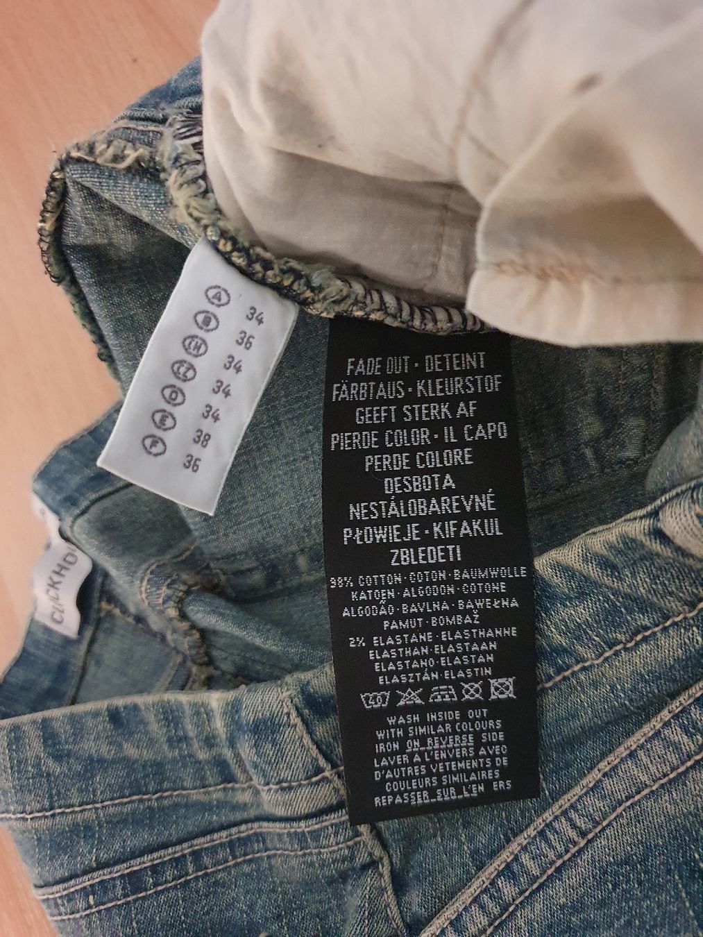 C&A Pantaloni: neue Jeansshorts – Nuovo (secondo la descrizione) da St. Gallen venduto da 1811123 2