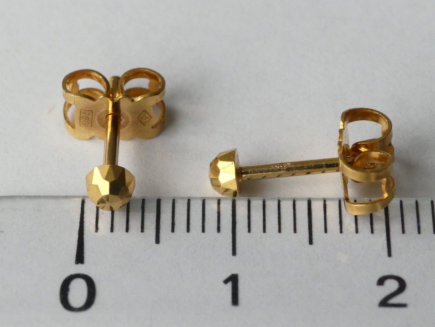 Ohrringe & -stecker: Ohrstecker Gelbgold 750/18K – Gebraucht aus Matten b. Interlaken von kero71 6