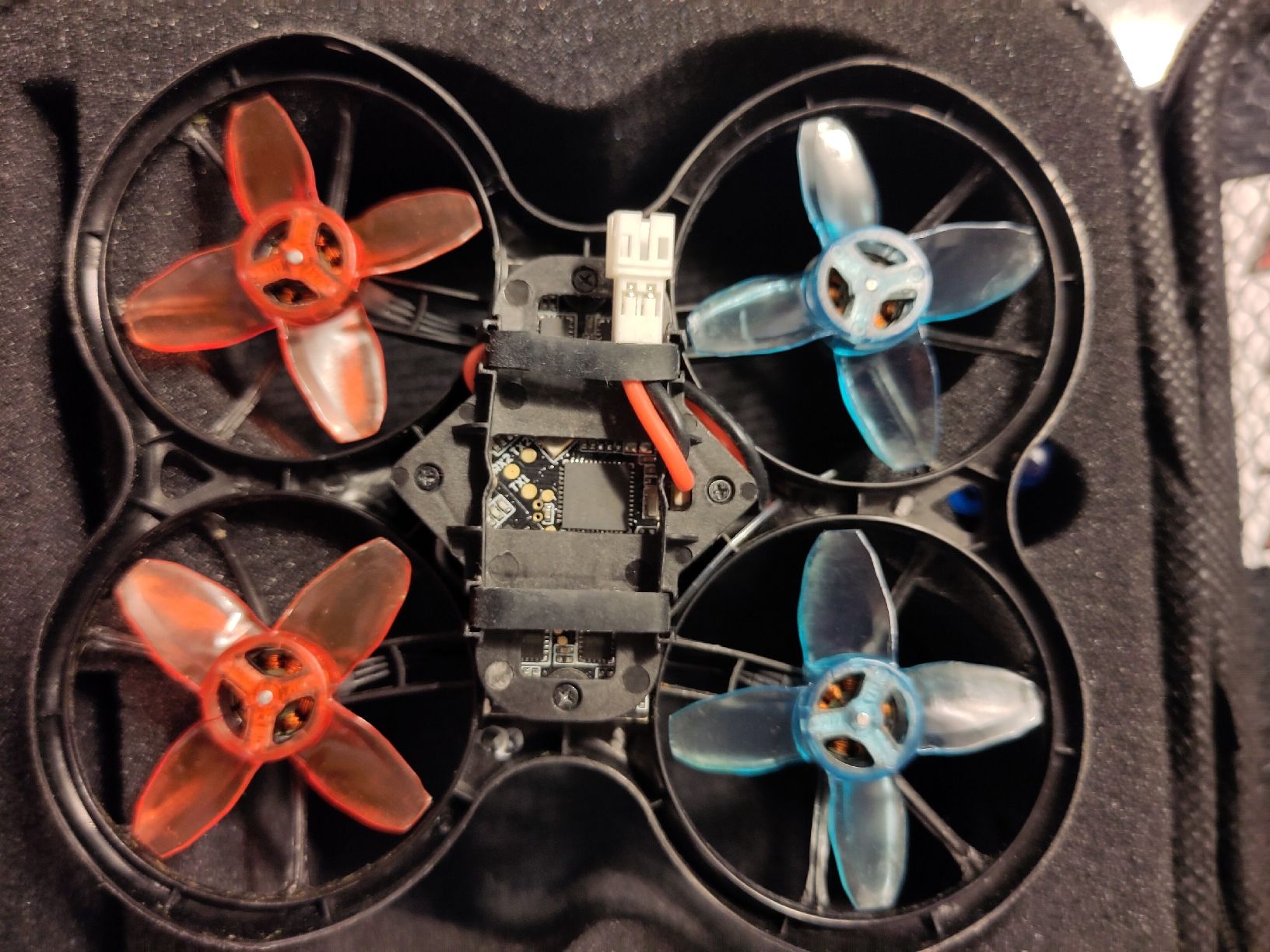 Modellismo RC: FPV Drone Kit EMAX Tinyhawk 2S with Batteries and Propellers – Difettoso da Pratteln venduto da Leo_Hofer 1