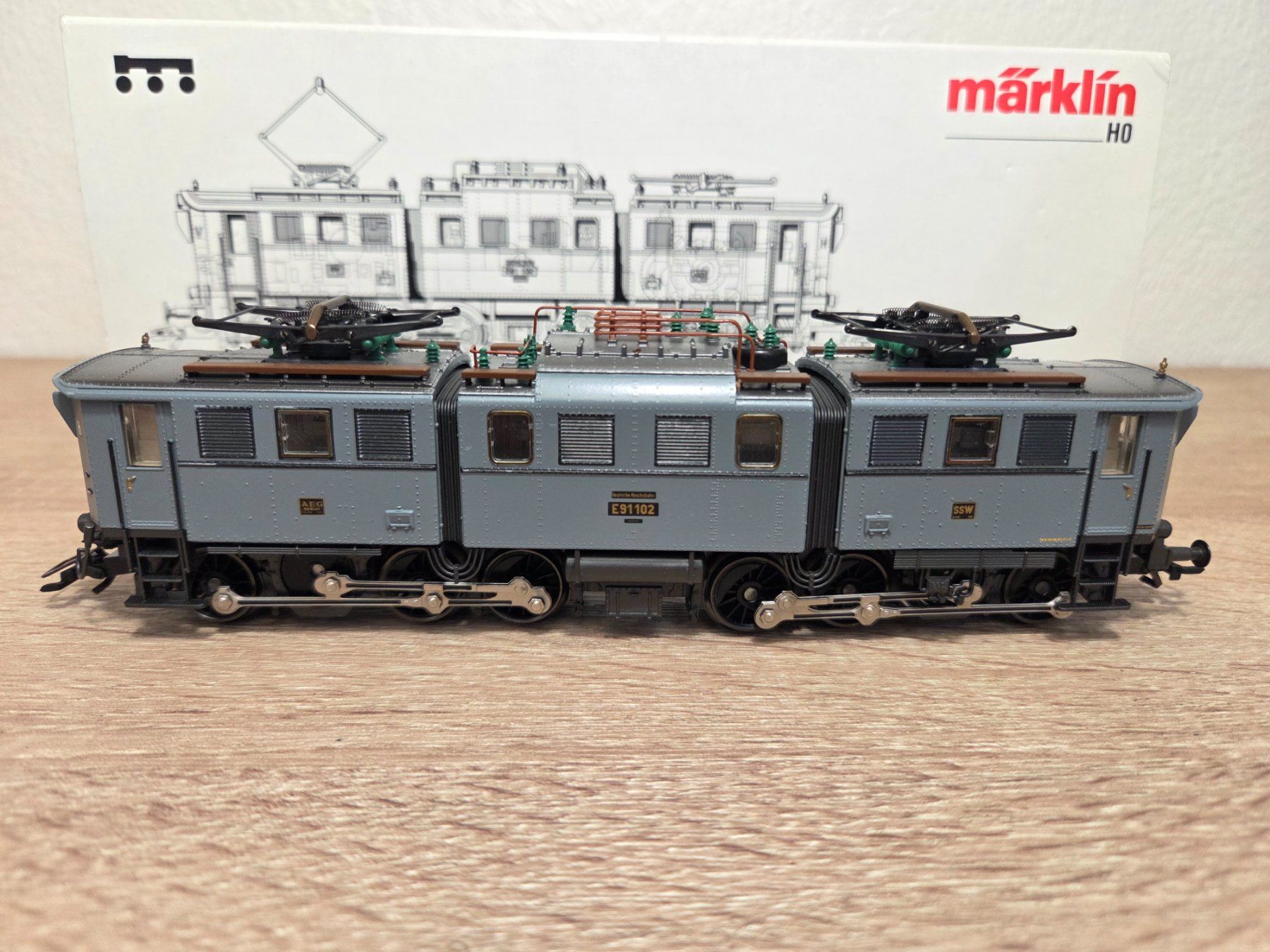Märklin Trains électriques: Märklin 3528 E-Lok BR E 91 DR H0 – Neuf avec emballage d'origine à St-Aubin-Sauges par Lo_Go 1