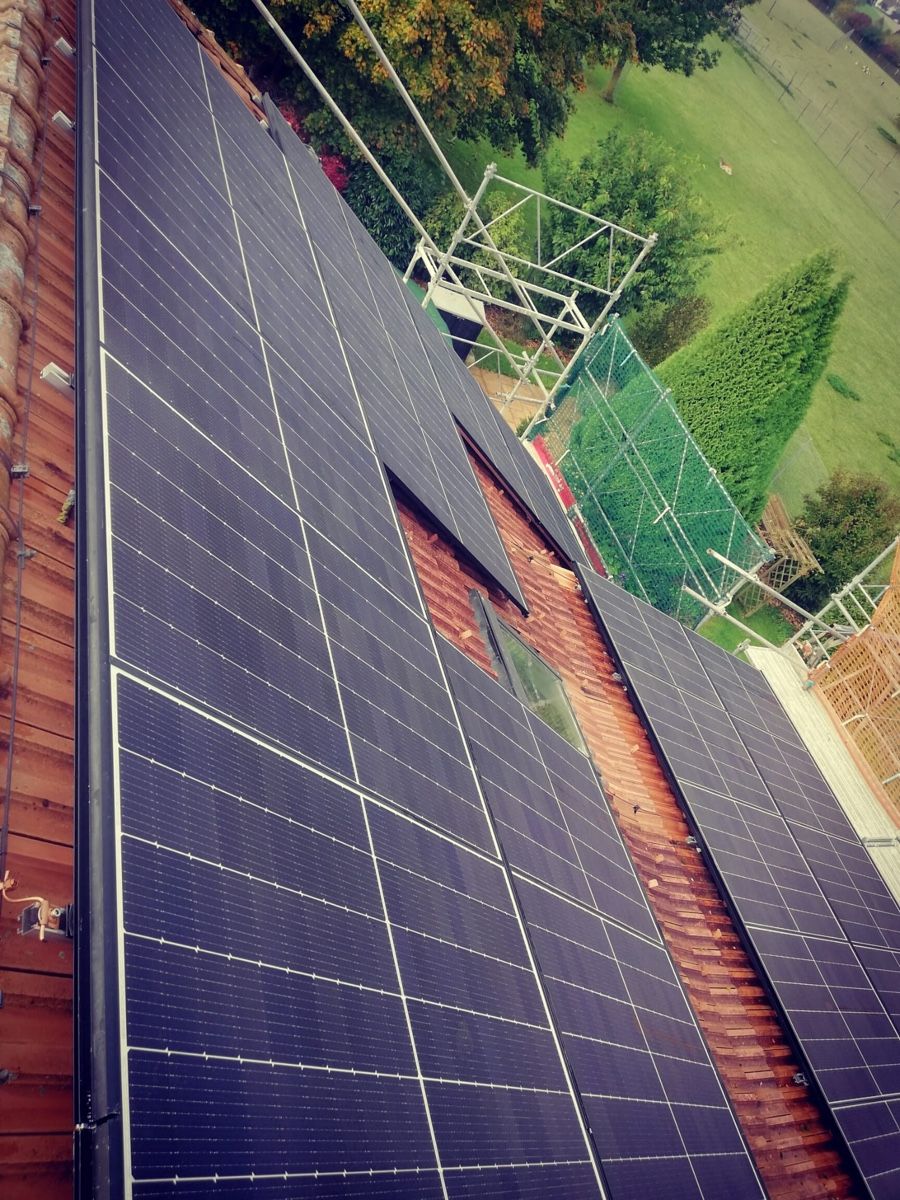 Dispositivi a energia solare: Pv-Anlagen - Wärmepumpen – Nuovo e nell'imballaggio originale da Bern venduto da creativyves 2