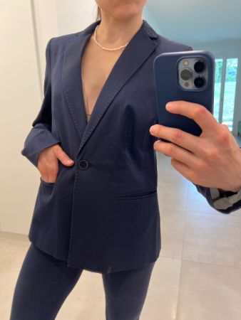 Elegant Navy Blue Dress suit, Timeless Classic!
