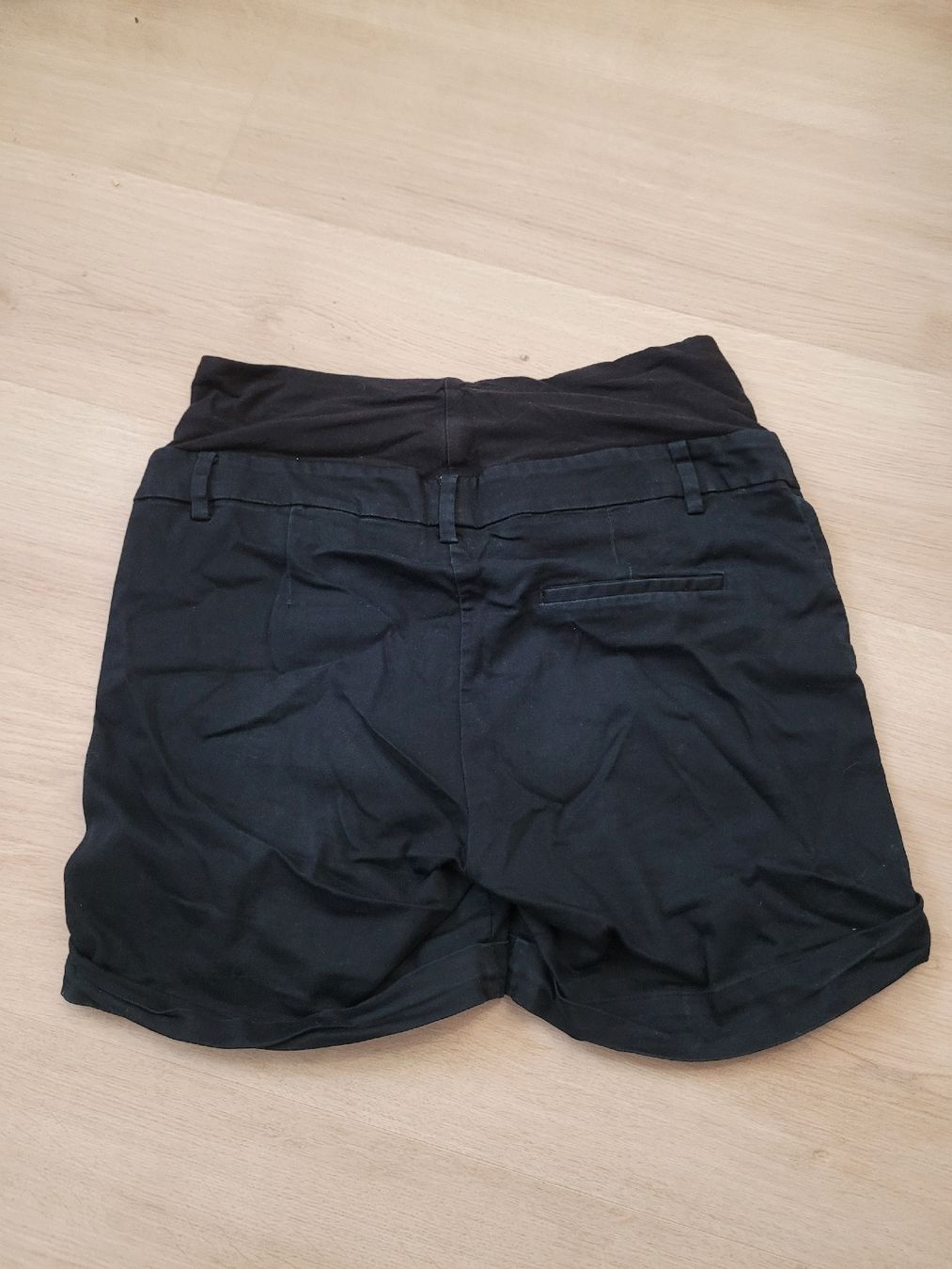 Pantaloni: kurze Umstandshose Gr. 40 – Usato da Lupsingen venduto da sta_wgg5 2