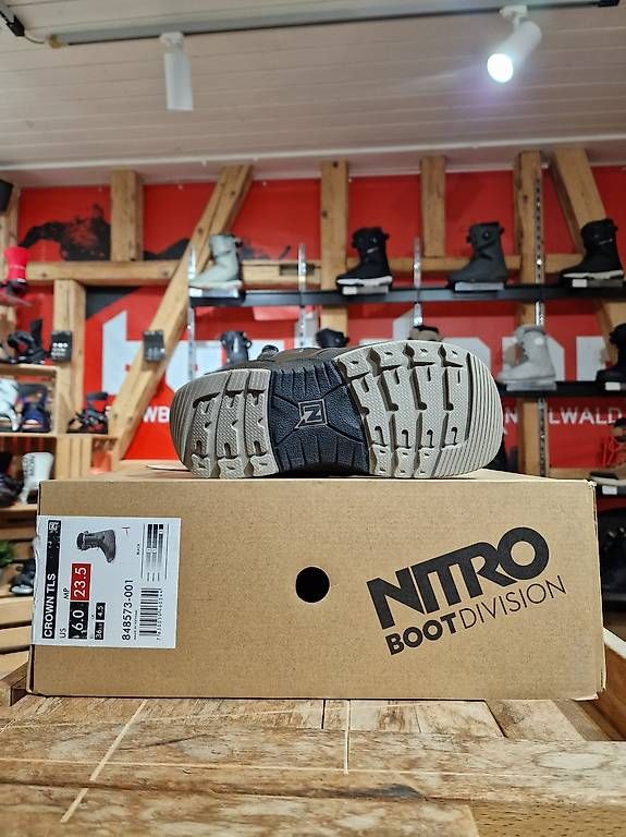 Scarpe da uomo: NITRO CROWN TLS SNOWBOARD BOOTS | BLACK – Usato da Grindelwald venduto da Backdoor_Shop 1