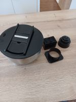 Salatschüssel mit Raffeldeckel