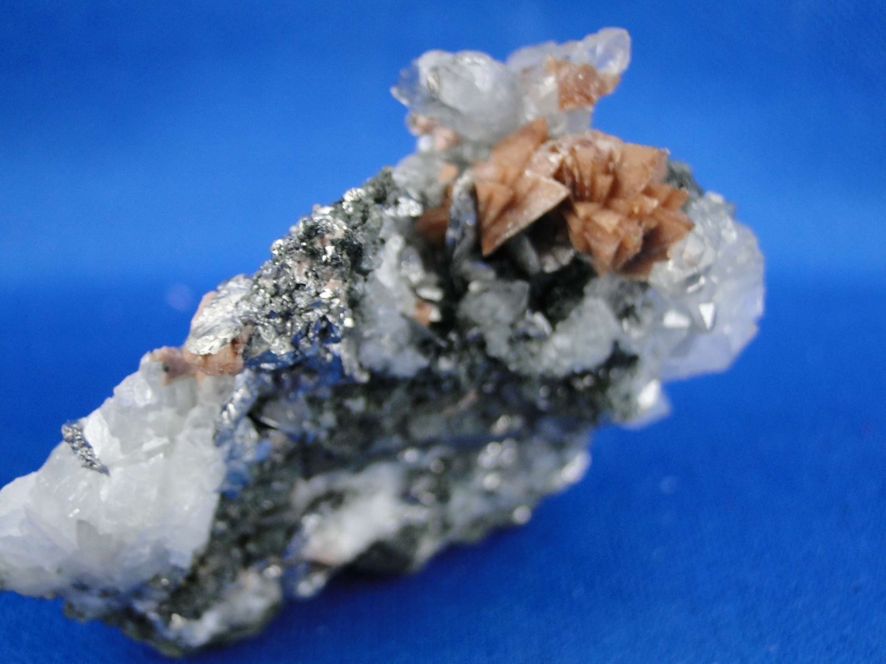 Minerali & Pietre curative: Genhelvite mit Quarz und Lollingit – Usato da Schinznach Bad venduto da Demerald 4