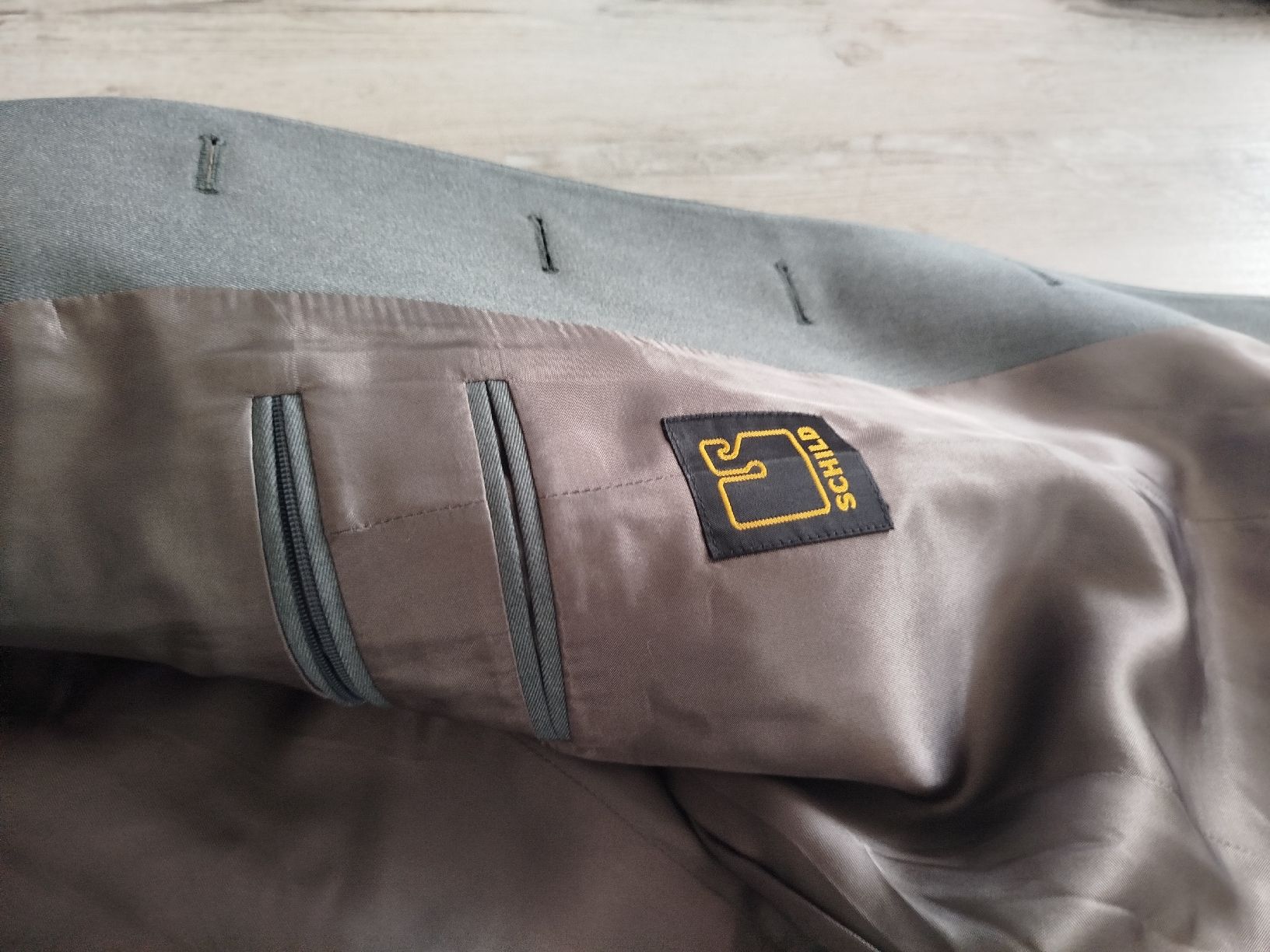 Schweizer Armee Uniformi: Schweizer Militäruniform mit Hose, Hemd, Kravatte.. – Usato da Glashütten venduto da lightmoon 4