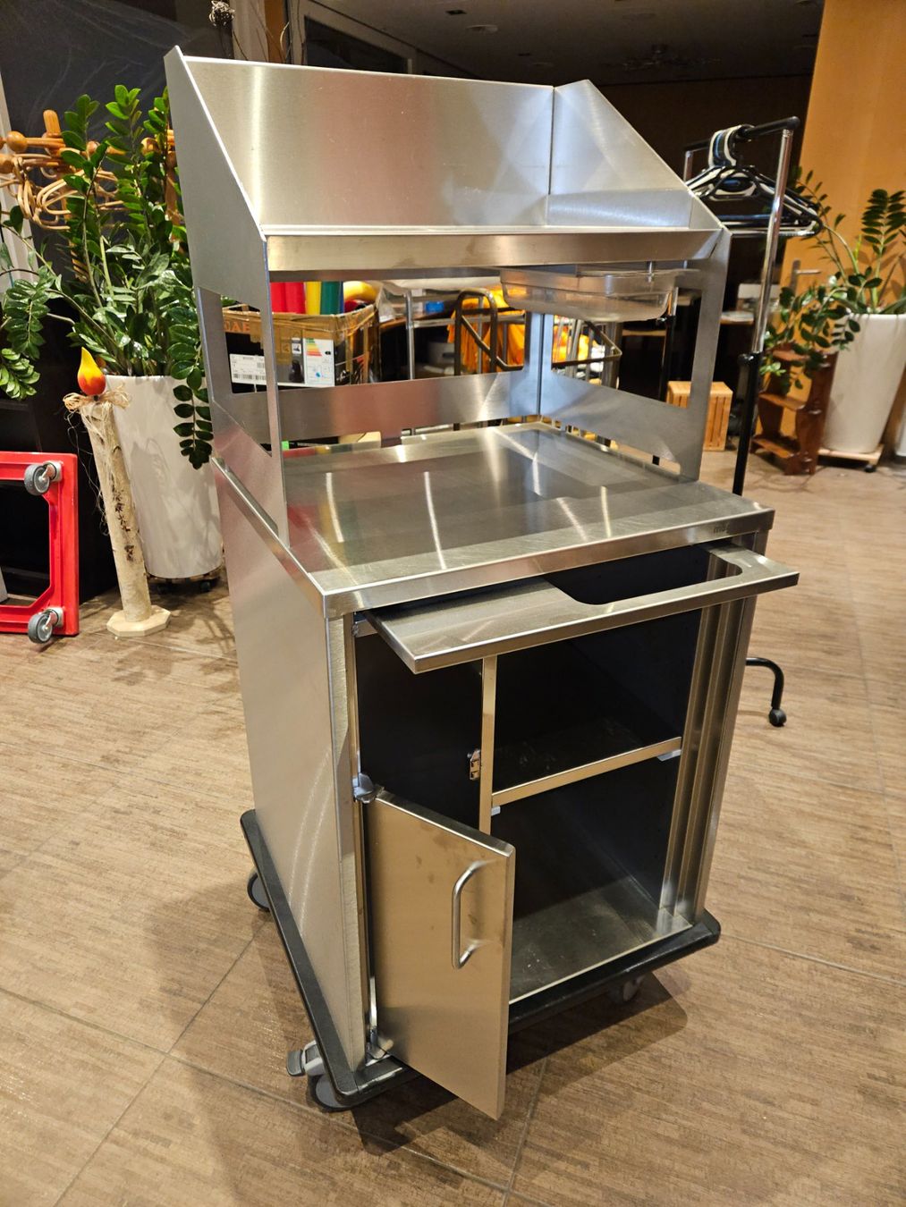 Carrelli di servizio: Abräumstation Gastro Megaplus.ch Cleary Servicewagen – Usato da Morschach venduto da Hanswi