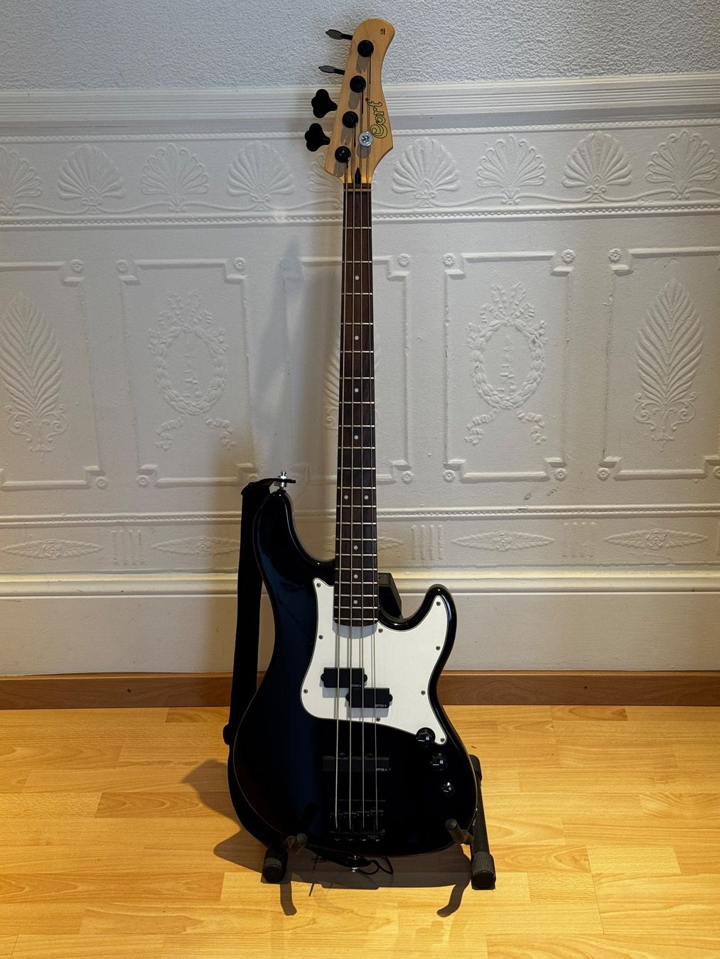 Cort Instruments de musique: Cort PJ bass with active electronics and upgraded hardware – D'occasion à Zürich par colorblindrummer
