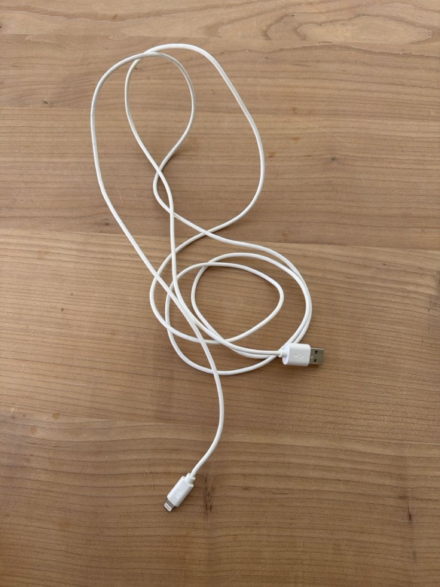 Cavi: Ladekabel Lightning zu USB – Usato da Münchenstein venduto da mjaaxx