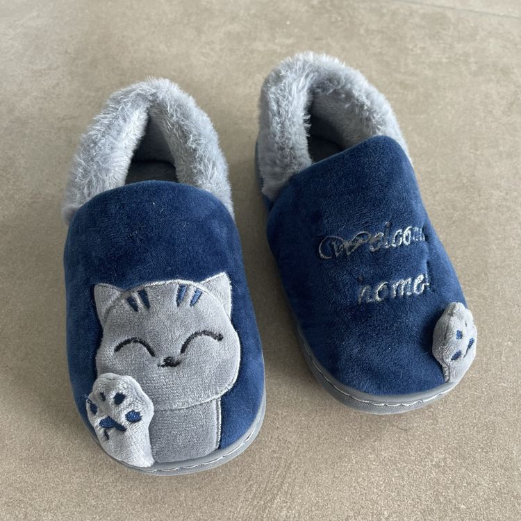 Chaussures garçon: Pantoufle Hausschuh Slipper – Neuf avec emballage d'origine à Vesenaz par has_k2zj