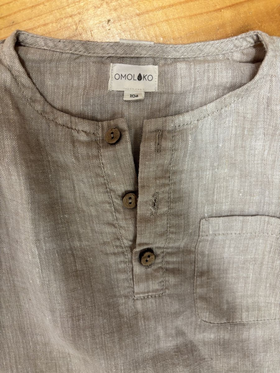Hemden, T-Shirts & Polos: Leinenhemd Gr. 104 – Gebraucht aus Büren an der Aare von Nikito2001 1