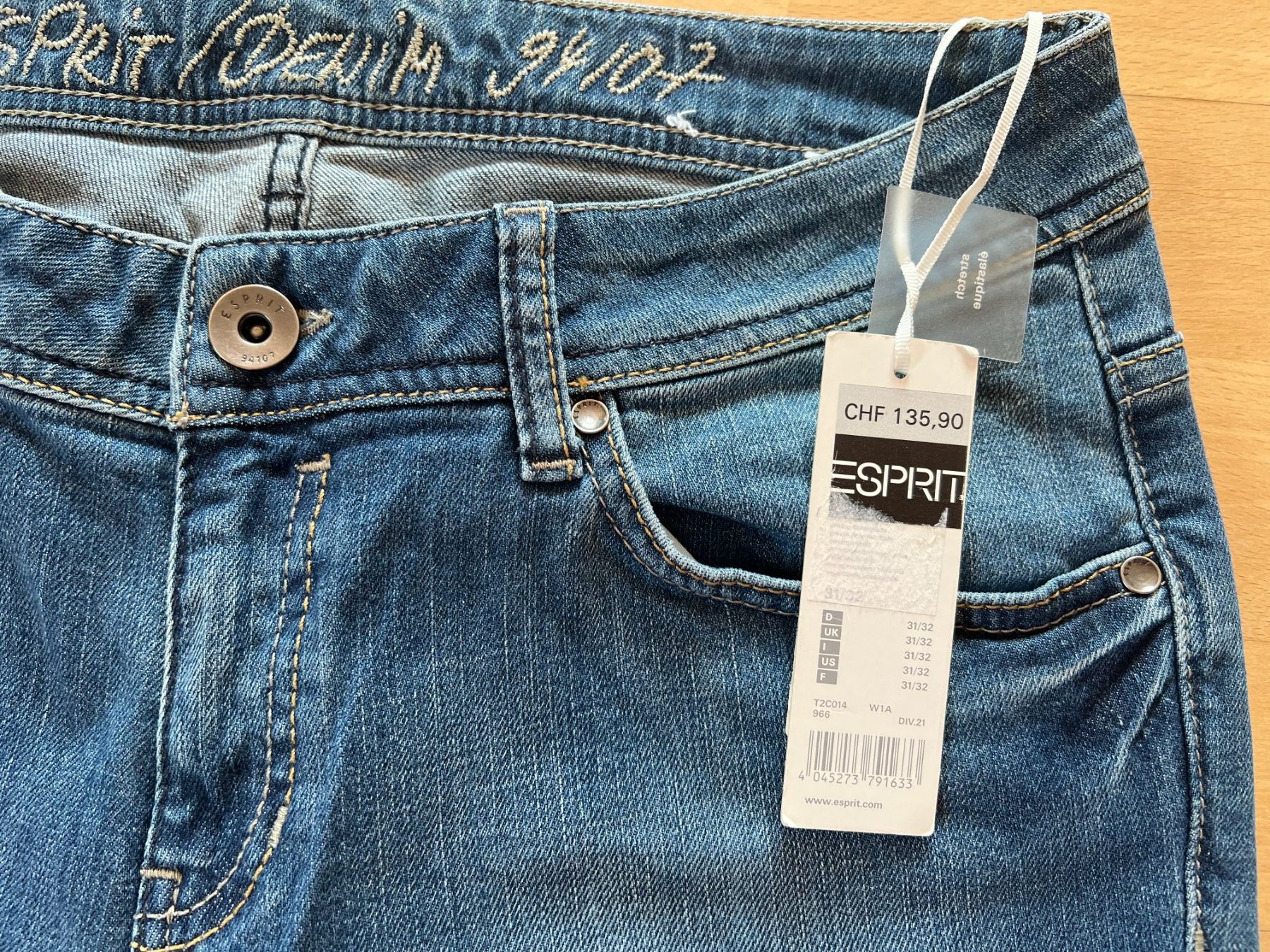 Esprit Jeans: ESPRIT Jeans, Gr. 31/32, NEU – Neuf avec emballage d'origine à Worb par farben20zauber 1