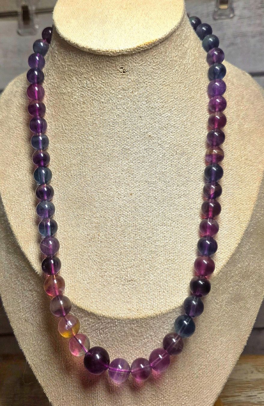 Minerali & Pietre curative: Fantastische Regenbogenfluorit Halskette – Nuovo e nell'imballaggio originale da Matzingen venduto da Shay_Crystalz