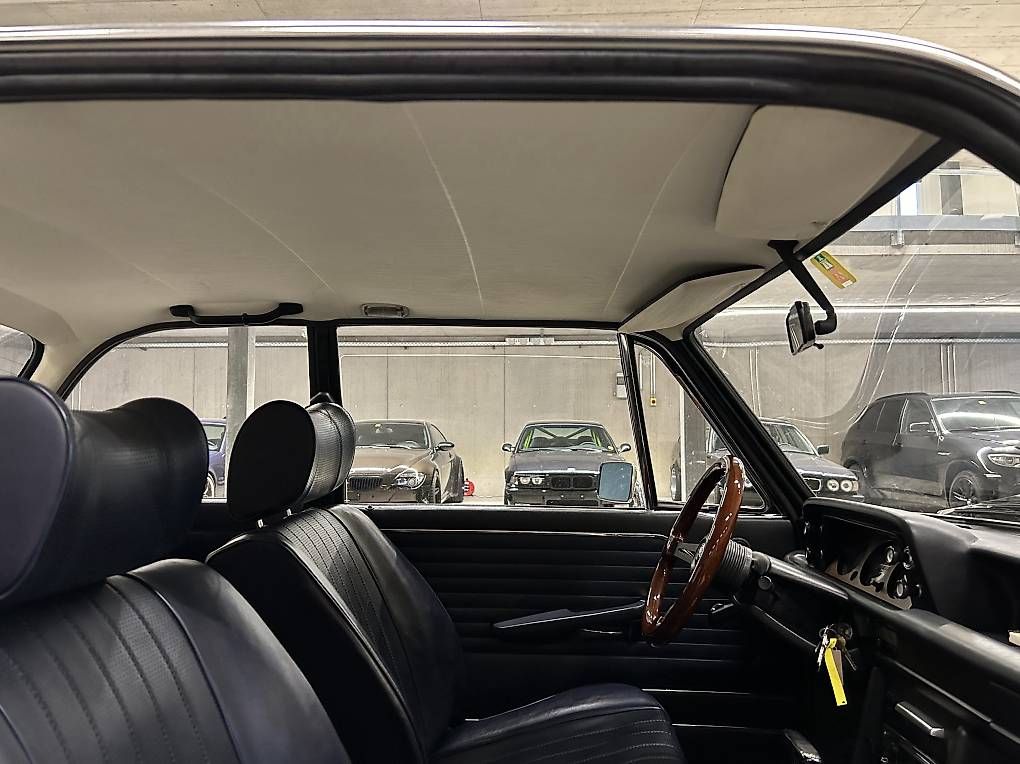 Automobili: BMW 2002 E10 Automatik mit runden Heckleuchten – Usato da Alpnach Dorf venduto da inf_56t7 6