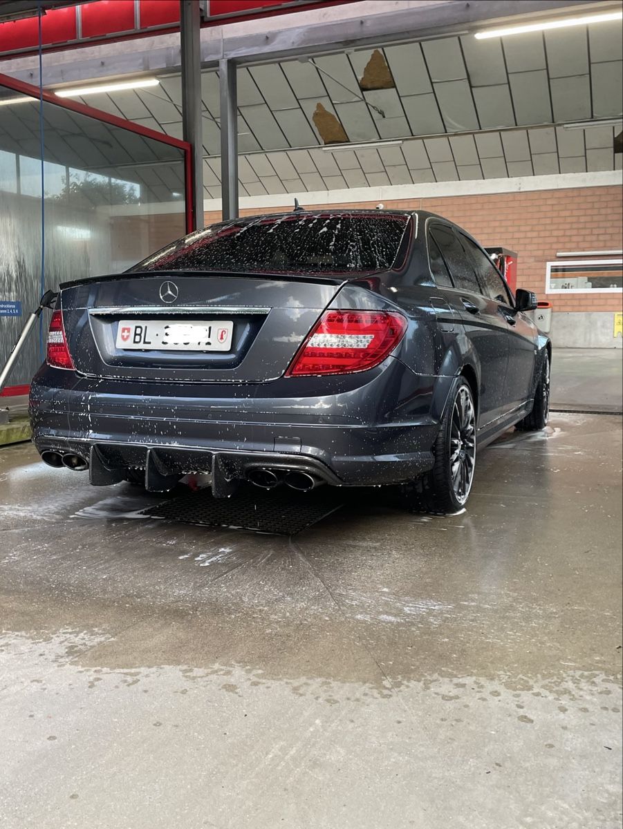 Mercedes-Benz Automobili: C63 AMG mit 6.2L V8 Limo – Usato da Tecknau venduto da Mikel011 1