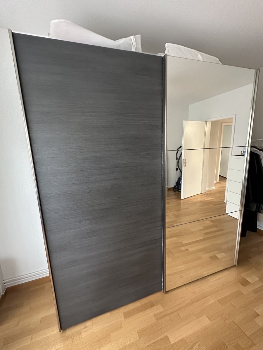 Jutzler Armadi: Schiebetürenschrank – Usato da Bern venduto da flo_7dmx