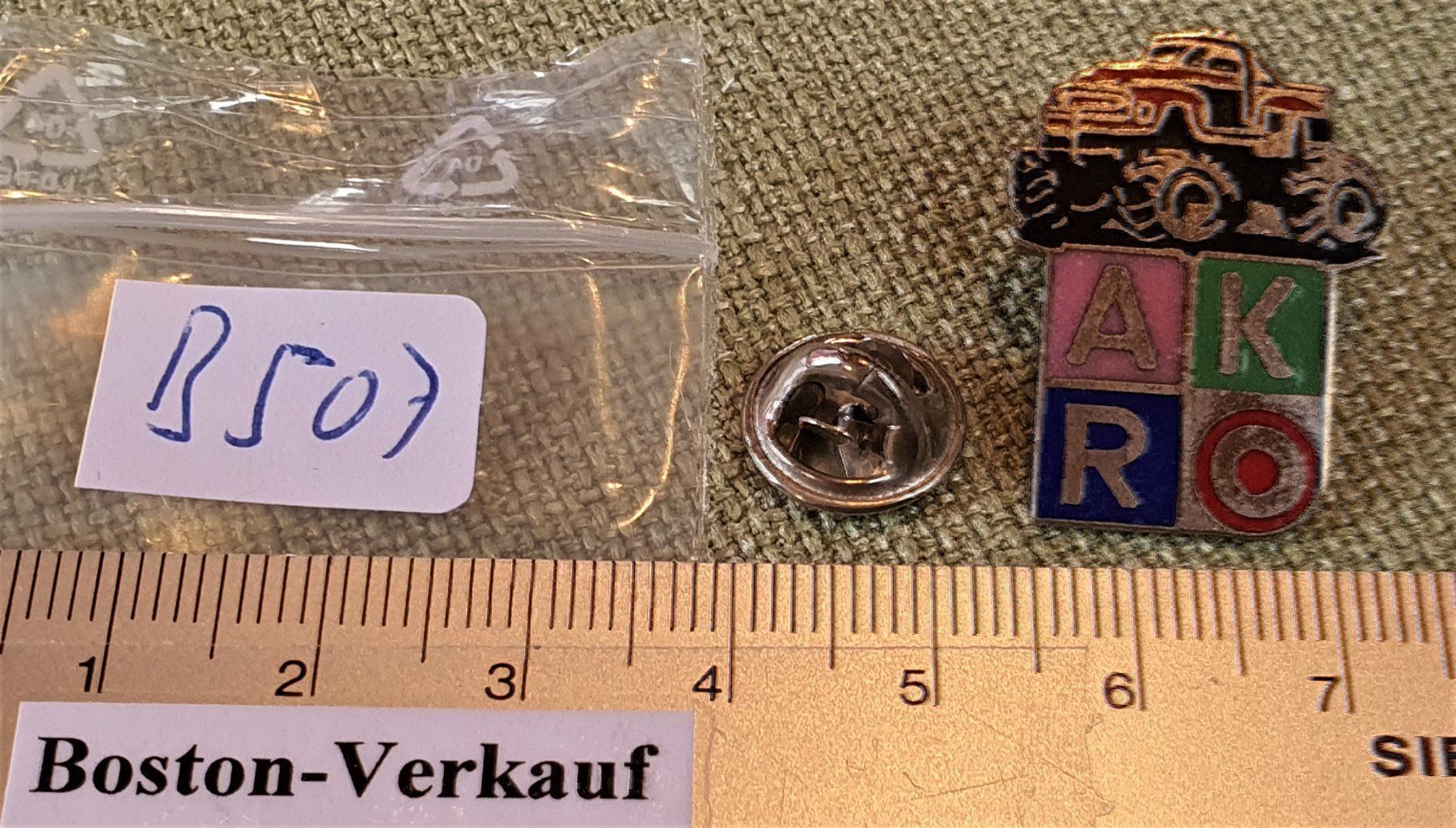 Plaketten & Abzeichen: B507 - Pin AKRO Monster Truck – Gebraucht aus Reinach BL von Boston-Verkauf 2