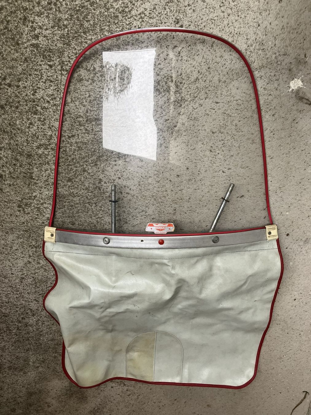 Vespa Tutti pezzi di ricambio per scooter: Vespa Faro Basso Windschild mit Halterung Parabrezza – Usato da Murten venduto da ritter_surf