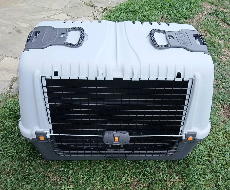 Cucce & Letti: Box pour chien moyen – Usato da Sciernes-d'Albeuve venduto da Dojo004