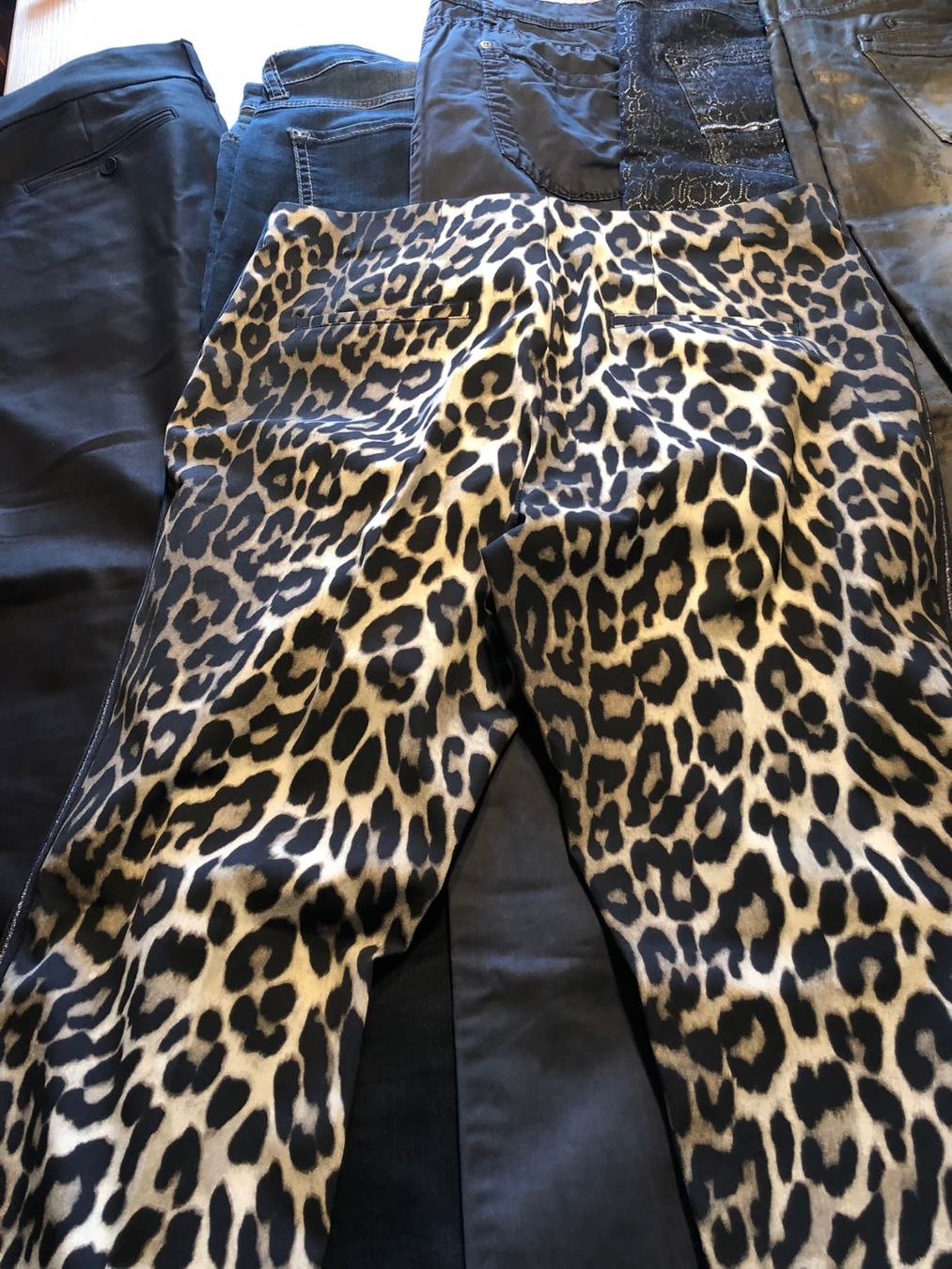 Pantaloni: 6 Damenhosen Gr. 38 – Usato da Röschenz venduto da Tashroal 6