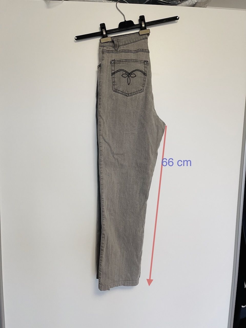 Jeans: hellgraue Jeans "Fair Lady" Gr. S – Usato da Winterthur venduto da 1956ingi 2