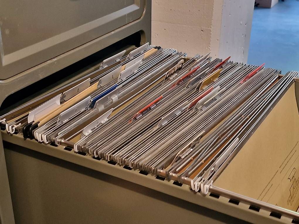 Armadi: Hängeregisterschrank – Usato da Gsteigwiler venduto da Schelb 4
