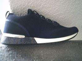 Sneaker schuhe neu