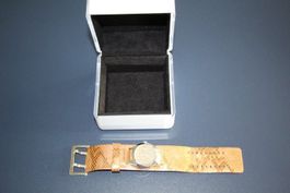DKNY Damenuhr mit Lederband