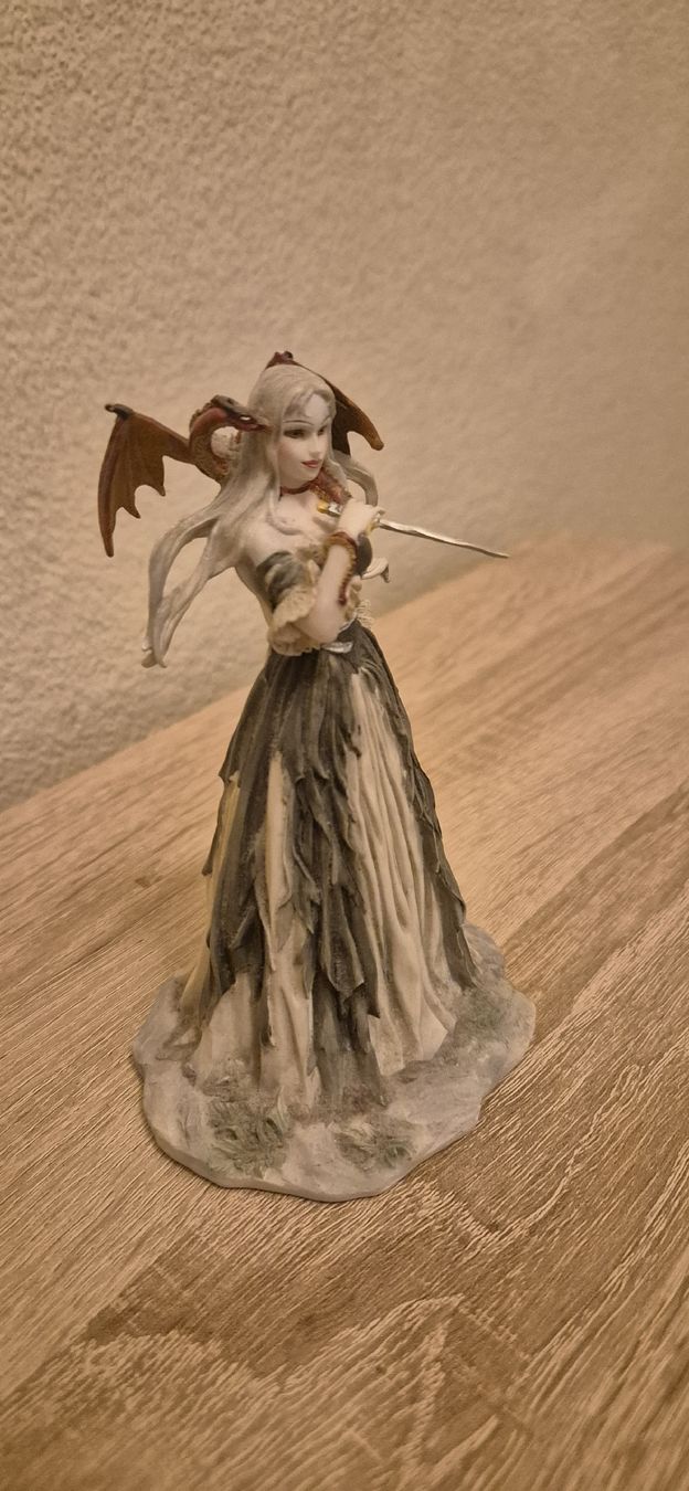 Statuette: Dragonsite La Victime – Usato da Genève venduto da Bayoushi 4