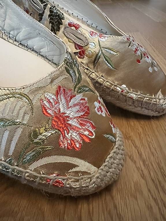 Navyboot Chaussures femmes: 2 Paar Navyboot Espadrilles Gr 41 – D'occasion à Baar par Branka3 3