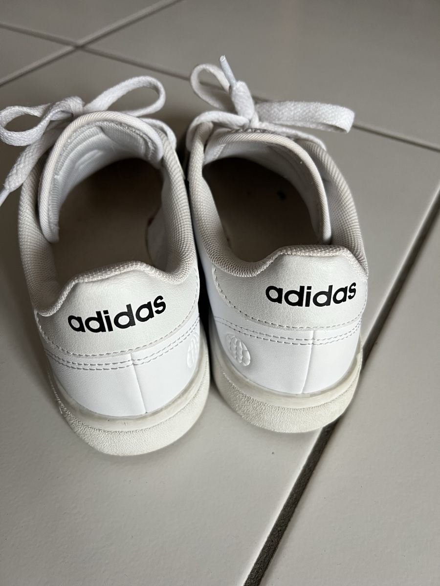 Adidas Scarpe da donna: Chaussures de sport – Usato da Posieux venduto da ron_8xfp 1