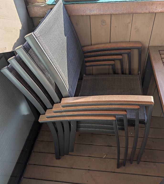 Set di tavolo e panche: Gartenmöbel-Set (Tisch + 4 Stühle) – Usato da Felben-Wellhausen venduto da dim_n9cj 2