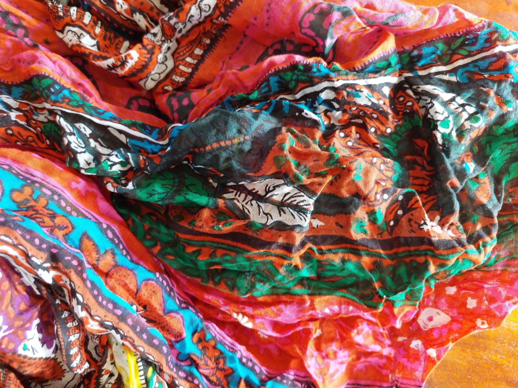 Foulard & Sciarpe: Bunter Schal / Foulard – Nuovo (secondo la descrizione) da Beckenried venduto da Havacola 6
