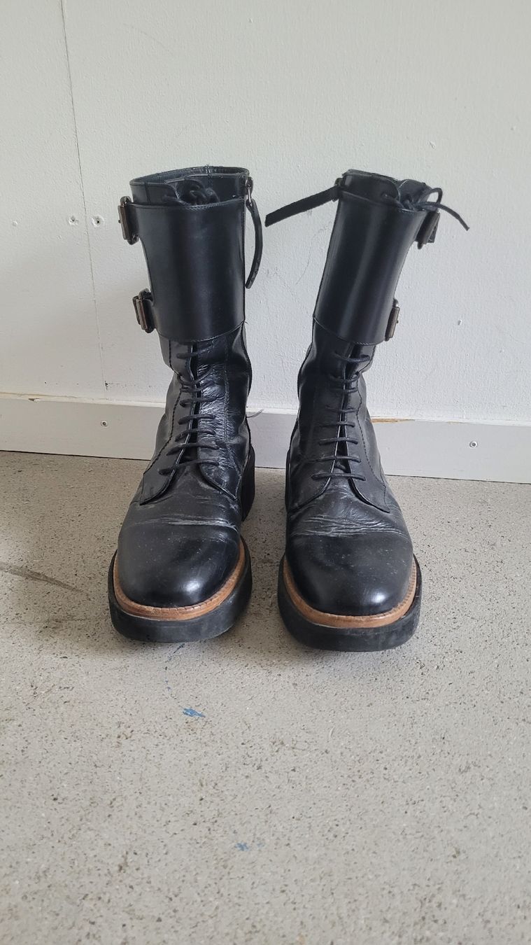 Chaussures femmes: Black Leather Biker Boots. Paloma Barcelo. Size 39. – Neuf (Voir description) à Genève par Arsen_A 1