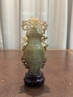 Antike Jade-Deckelvase, China