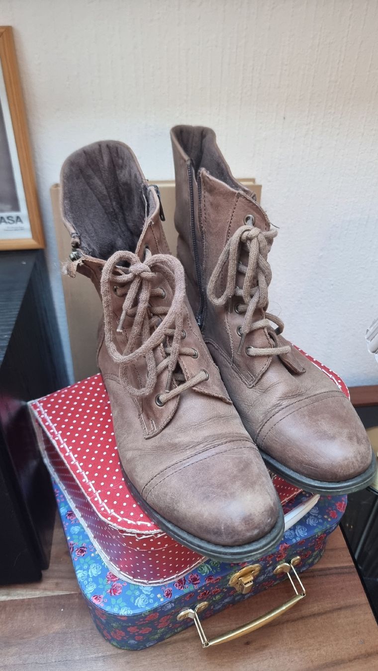 Damenschuhe: Bottines à lacets et fermeture éclair marron taille 39 – Gebraucht aus Vevey von Lapetiteclairiere 1