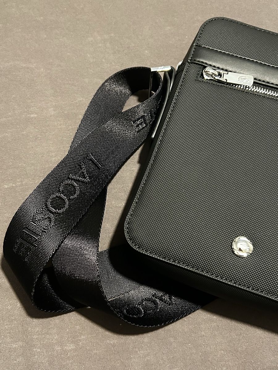 Lacoste Altro in  Abbigliamento & Accessori: Lacoste Schultertasche schwarz - Neu – Nuovo e nell'imballaggio originale da Uster venduto da JMGE 4